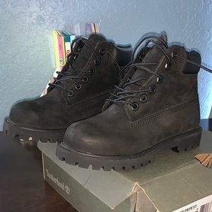 Unisex Timberland Boots for kids (worn twice)